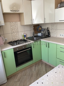 Bright and cozy 3 bedroom renovated apartment on Belvedere Street for sale