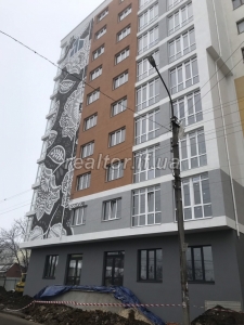 Оренда сирець в зданій новобудові на першому поверсі