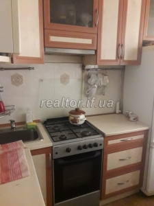Продається трьохкімнатна квартира в районі Пасічна по вулиці Тролейбусна