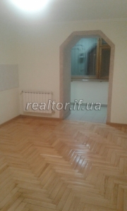 Large 1 bedroom apartment for sale in Pasichna on Vytvytskoho Street