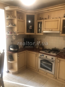 Cozy 1 bedroom apartment for sale near the center on Vovchynetska Street
