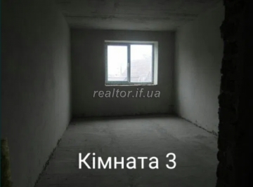 I am selling a spacious three-room apartment on Halytska Street