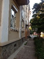 Продаються два магазини та офіси