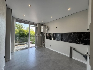 Zu verkaufen 1-Zimmer-Wohnung mit Renovierung in der Wohnanlage IQ House