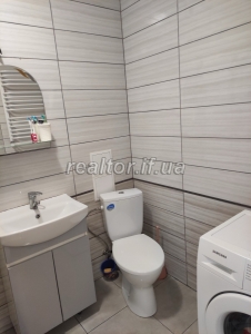 Prodazh_1_kimnatnoyi_kvartyry_v_samomu_tsentri_mista_poruch_z_miskym_parkom_23887_2_1750332519.jpeg