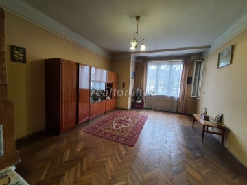 Продаж 3 кімнатної квартири в польському добротному будинку в центральній частині міста по вулиці Грюнвальдській