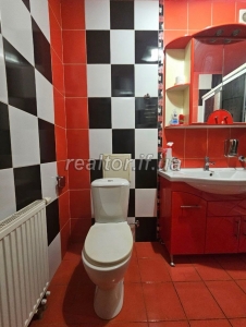 Prodazh_3_kimnatnoyi_kvartyry_z_remontom__v_tsentralnii_chastyni_mista_po_vulytsi_Pivdennyi_Bulvar_23945_10_1752839688.jpeg