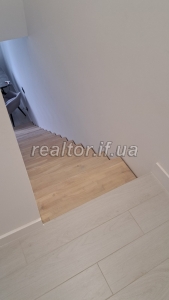Prodazh__dvorivnevoyi_kvartyry__v_tsentralnii_chastyni_mista_poruch_z_miskym_parkom_im__Shevchenka_23470_17_1732713568.jpeg