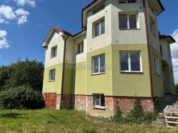 Продаж будинку в затишній локації міста в садовому товаристві За мир