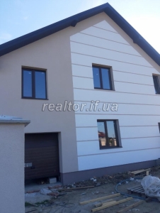 Haus zum Verkauf in einem gemütlichen Viertel des Dorfes Kryhivtsi