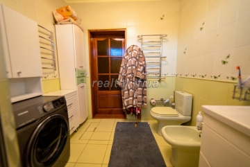 Prodazh_budynku_z_remontom_v_peredmisti_Ivano-Frankivska_-_Mykytyntsi__23534_12_1737467188.jpeg