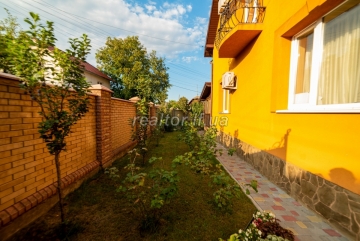 Prodazh_budynku_z_remontom_v_peredmisti_Ivano-Frankivska_-_Mykytyntsi__23534_9_1737467106.jpeg