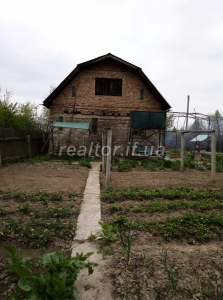 Sommerhaus zum Verkauf im Dorf Cherniyi Genossenschaft Osvityani