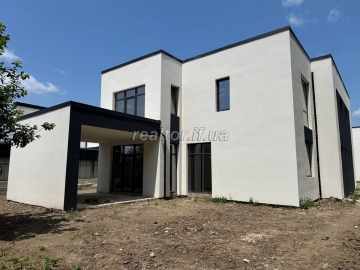 Продаж дуплексу з міськими комунікаціями в селі Вовчинець вулиця Патріарха Володимира