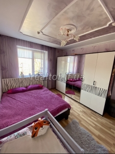 Продаж двох кімнатної квартири по вулиці Федьковича