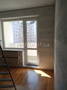 Prodazh_dvokimnatnoyi_kvartyry_z_remontom_po_vulytsi_Mykolaichuka_poruch_Arsenu_23770_4_1746516226.jpeg