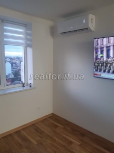Prodazh_dvokimnatnoyi_kvartyry_z_remontom_v_tsentralnii_chastyni_mista_po_vulytsi_Vysochana_23807_2_1747645608.jpeg