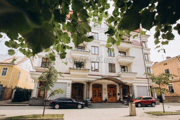 Продаж ексклюзивної квартири для великої сім«ї в затишному центрі міста по вулиці Шевченка