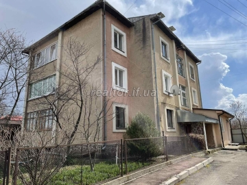 Apartment for sale with a garage and a basement near Dzherelna Street