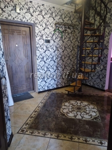 Prodazh_kvartyry_mansardnoho_typu_po_vulytsi_Konovaltsya_23718_11_1744875736.jpeg