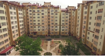 Продаж квартири на вулиці Яблунева з мансардою 