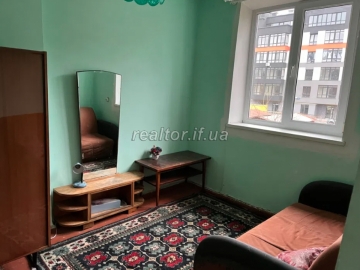 Apartment for sale on Karpatskoi Sich Street