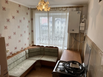 Sale of an apartment with an improved layout with individual heating in the city center