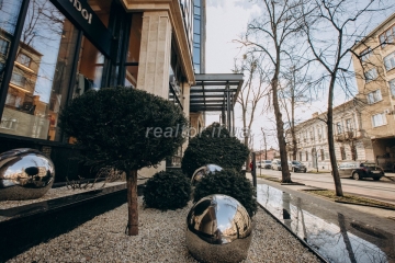 Prodazh_kvartyry_v_elitnomu_budynku_biznes_klasu_Royal_Hall_-_vulytsya_Shevchena_23598_7_1740584028.jpeg