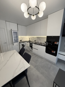 Продаж квартири в новому житловому комплексі Comfort Park