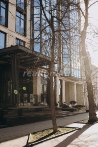 Wohnung zum Verkauf im Parkbereich von Iwano-Frankiwsk in der Shevchenko Royal Hall Street