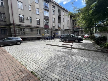 Verkauf einer Wohnung in einem polnischen Gebäude im zentralen Teil der Stadt in der Grunwaldska-Straße