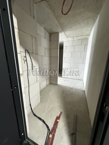 Prodazh_kvartyry_v_tsentralnii_chastyni_mista_poruch_z_miskym_ozerom_23726_13_1747916720.jpeg