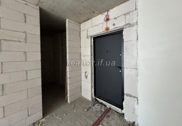 Prodazh_kvartyry_v_tsentralnii_chastyni_mista_poruch_z_miskym_ozerom_23726_4_1745477645.jpeg