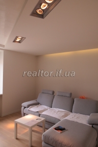 Wohnung zum Verkauf in einem ruhigen Zentrum in der Mariyka Pidhiryanka Straße