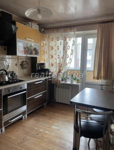 Wohnung mit individueller Gasheizung in der Halytska-Straße zu verkaufen
