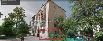 Продаж квартири з можливістю переводу під комерційну нерухомість по вулиці Довга