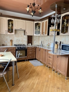 Apartment for sale renovated in a quiet residential area of Hotkevich