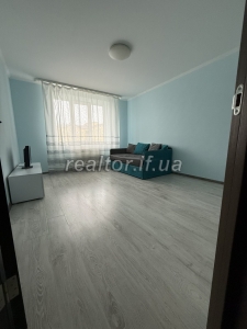 Wohnung zum Verkauf mit Renovierung und Möbeln in einem Neubau in der Lesya Ukrainka Straße