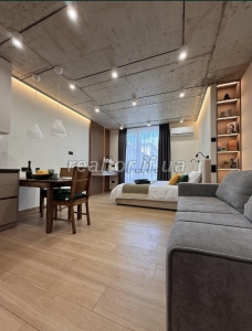 Wohnung zu verkaufen mit Renovierung und Möblierung im Stadtzentrum in der neuen Wohnanlage Main House