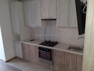 Продаж квартири з ремонтом в кварталі Різдвяний