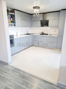 Prodazh_kvartyry_z_remontom_v_novobudovi_po_vulytsi_Nezalezhnosti_poruch_tsentru_mista_23916_4_1751287887.jpeg
