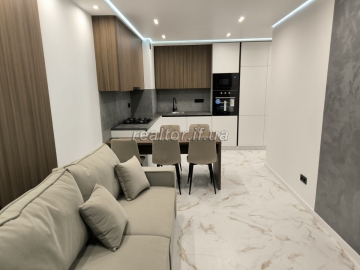 Prodazh_kvartyry_z_suchasnym_yevroremontom_meblyamy_ta_tekhnikoyu_u_novomu_zhytlovomu_kompleksi_Family_Plaza_v_tsentralnii_chastyni_mista_23744_4_1745919011.jpeg