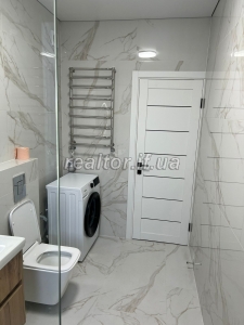 Prodazh_kvartyry_z_yevroremontom_ta_meblyamy_v_novobudovi_po_vulytsi_Tselevycha_23772_18_1746519752.jpeg