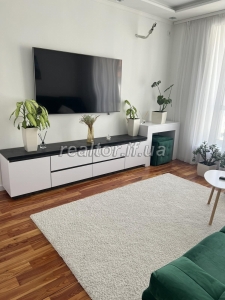 Prodazh_kvartyry_z_yevroremontom_ta_meblyamy_v_novobudovi_poruch_Arsenu_23711_1_1744789886.jpeg