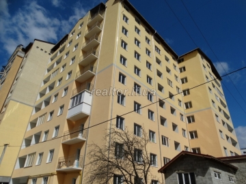 Apartment for sale at an affordable price in a rented building