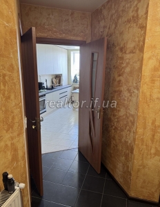 Prodazh_odnokimnatnoyi_kvartyry_z_remontom_ta_meblyamy_v_novobudovi_po_vulytsi_Konovaltsya_23886_11_1750325488.jpeg