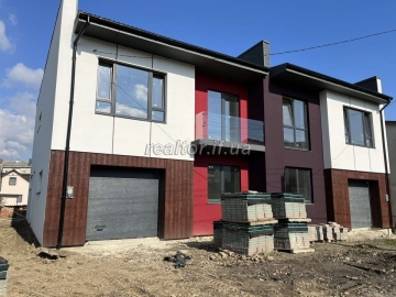 Sale of a semi-detached house in the residential microdistrict of Ivano-Frankivska, Vovchynetska Street district