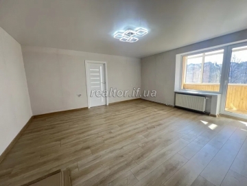 Prodazh_prostoroyi_4_kimnatnoyi_kvartyry_v_tsentralnii_chastyni_mista_23676_10_1742823880.jpeg