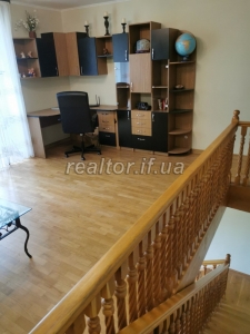 Prodazh_prostoroyi_dvorivnevoyi_kvartyry_z_remontom_po_vulytsi_Ukrayinskoyi_Dyviziyi_23808_4_1747649061.jpeg