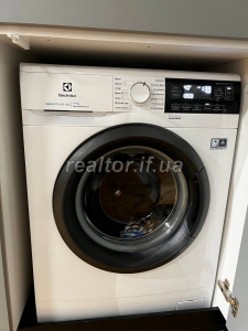 Prodazh_prostoroyi_kvartyry_v_novomu_zhytlovomu_kompleksi_po_vulytsi_Vysochana__23720_22_1745392581.jpeg